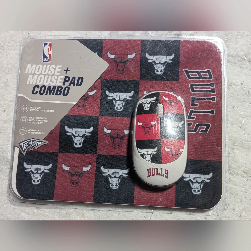 Chicago Bulls NBA Wireless Mouse & Mousepad Combo Tech For Fans Red Black